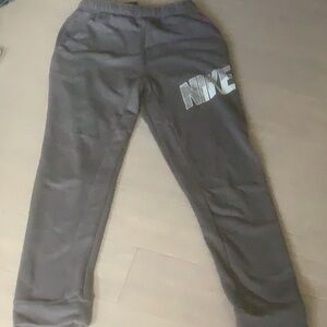 Pre-loved Nike Sweatpants Youth L